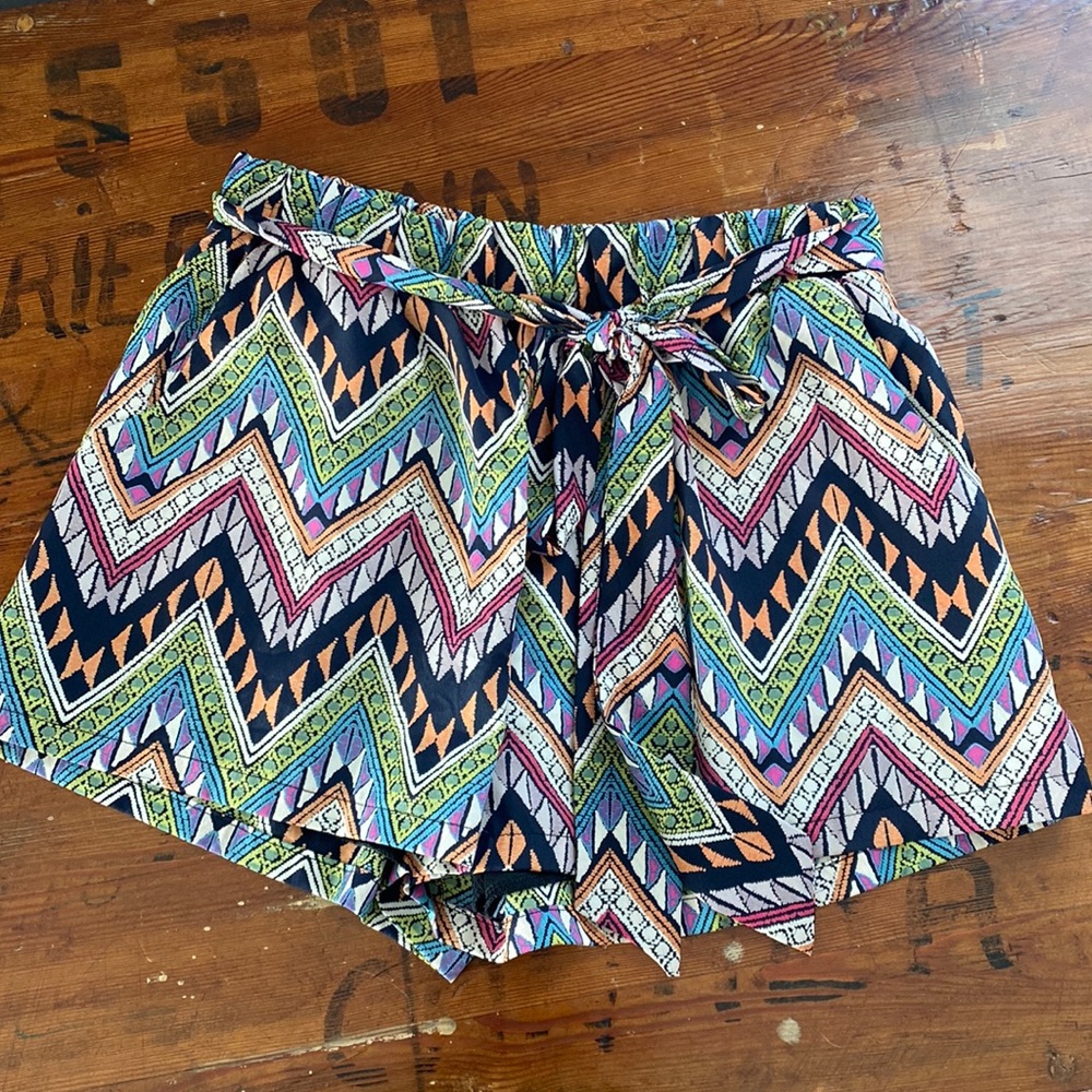Silky Geometric Shorts
